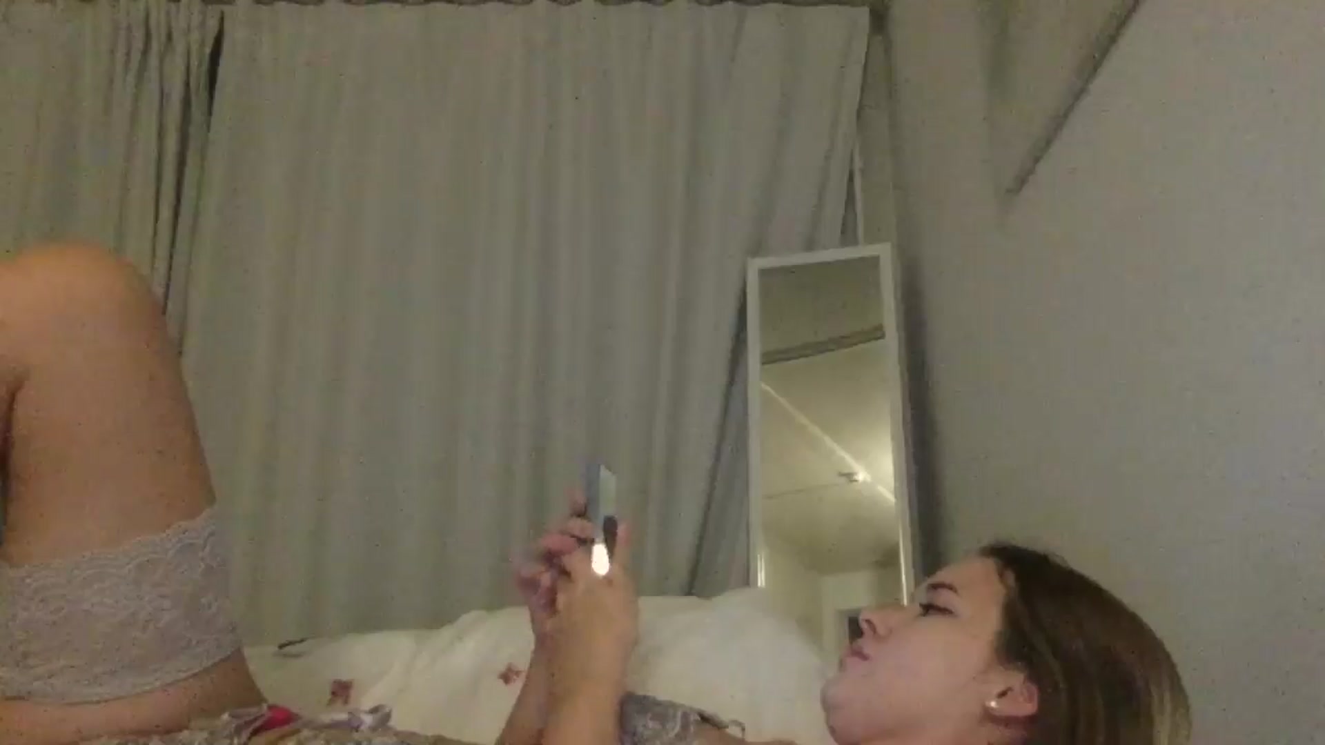 Gallery image thumbnail from SkySunFlower's myfreecams stream on, 12/08/2024, 17:41 image 3 of 20