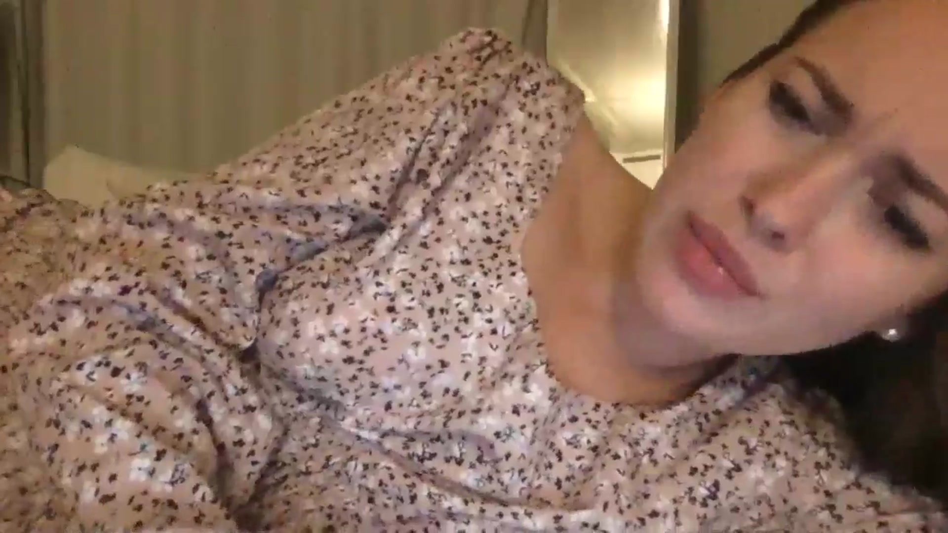 Gallery image thumbnail from SkySunFlower's myfreecams stream on, 12/08/2024, 23:29 image 14 of 20