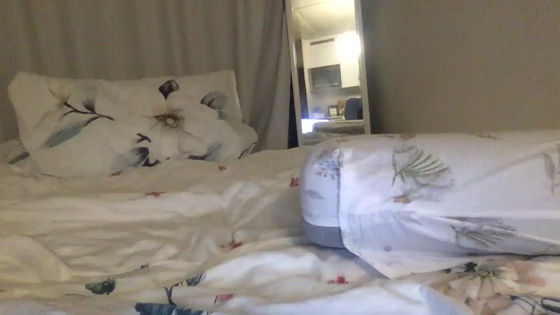 Gallery image thumbnail from SkySunFlower's myfreecams stream on, 12/08/2024, 23:29 image 13 of 20