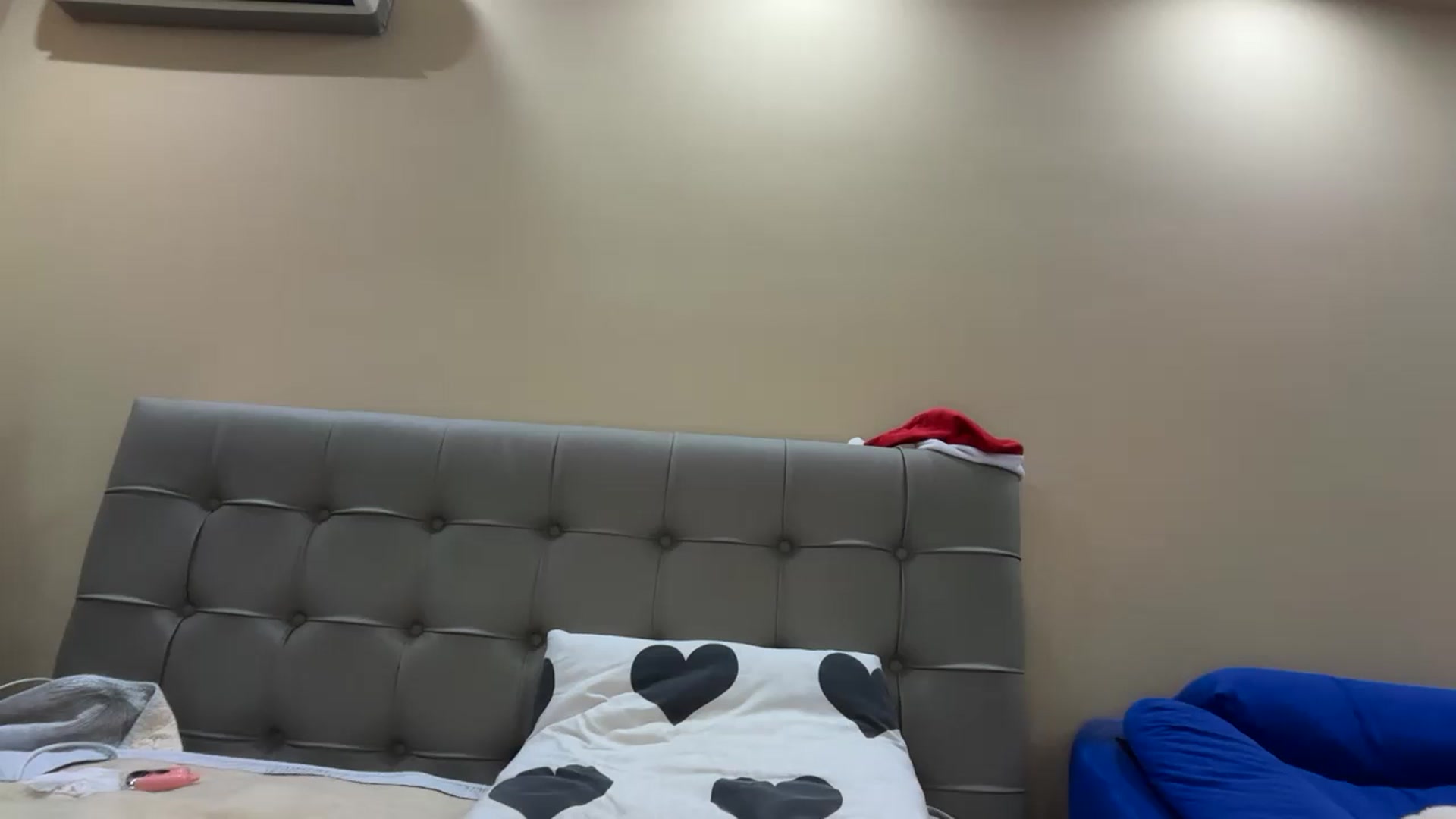 Gallery image thumbnail from SkySunFlower's myfreecams stream on, 12/19/2024, 22:31 image 14 of 20