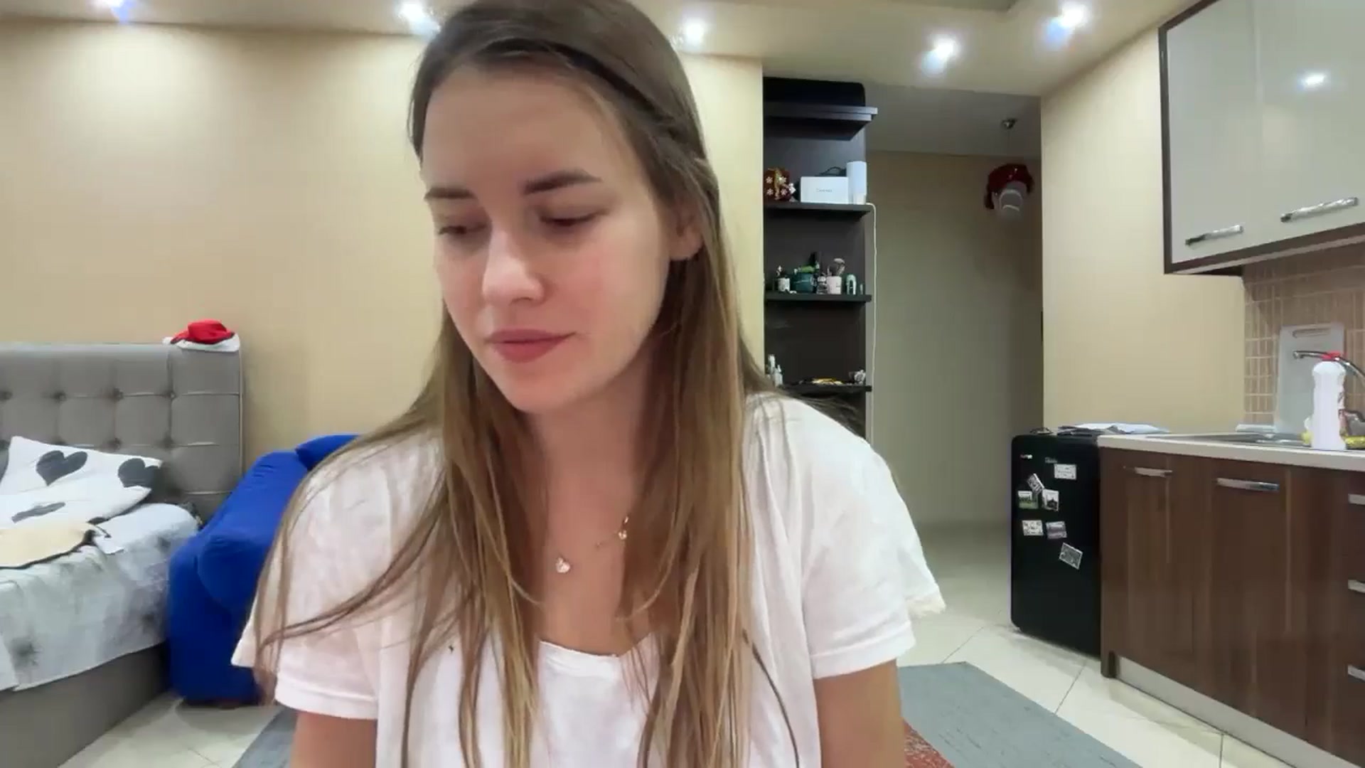 Gallery image thumbnail from SkySunFlower's myfreecams stream on, 12/21/2024, 08:48 image 16 of 20