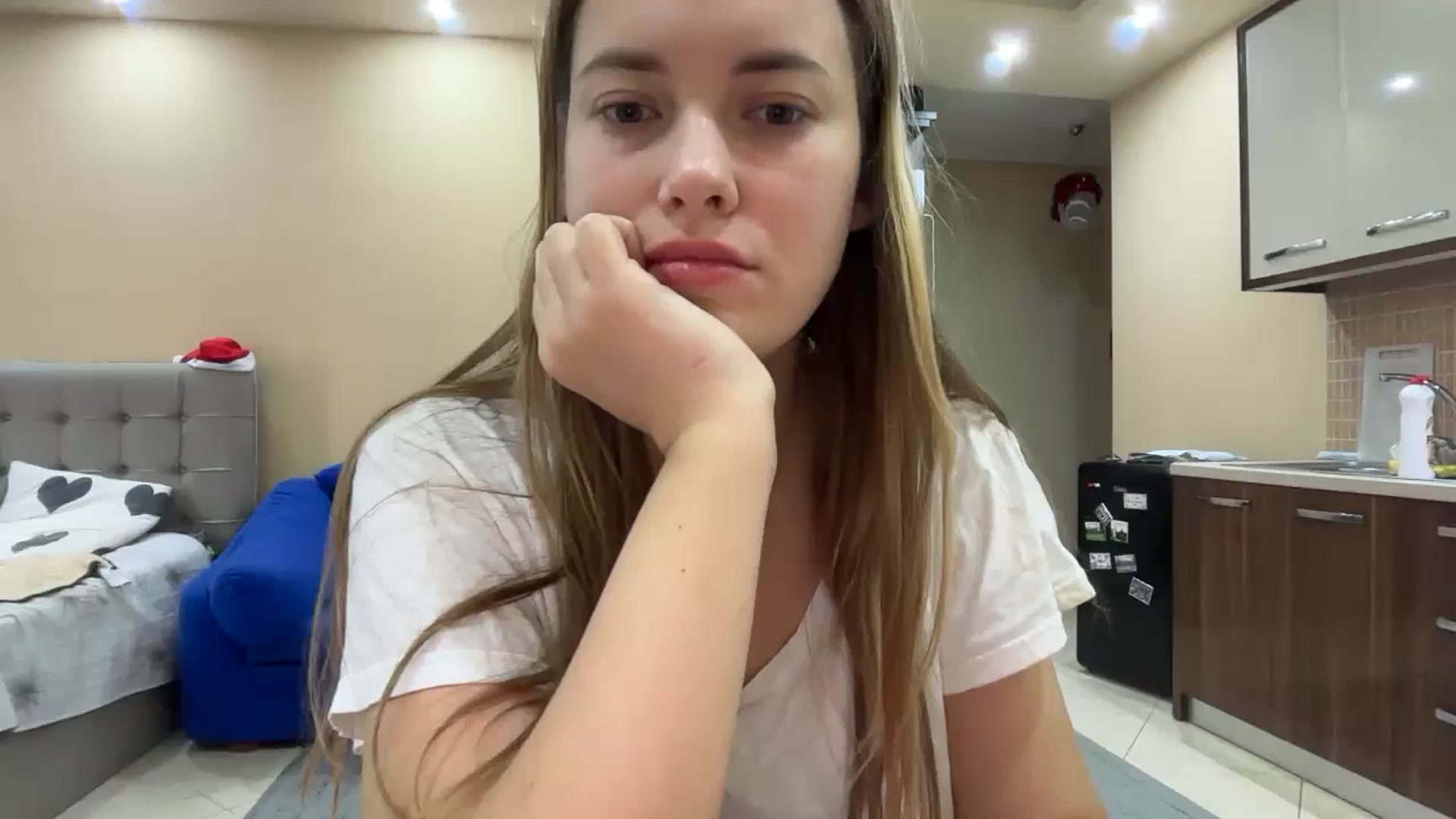 Gallery image thumbnail from SkySunFlower's myfreecams stream on, 12/21/2024, 08:48 image 2 of 20
