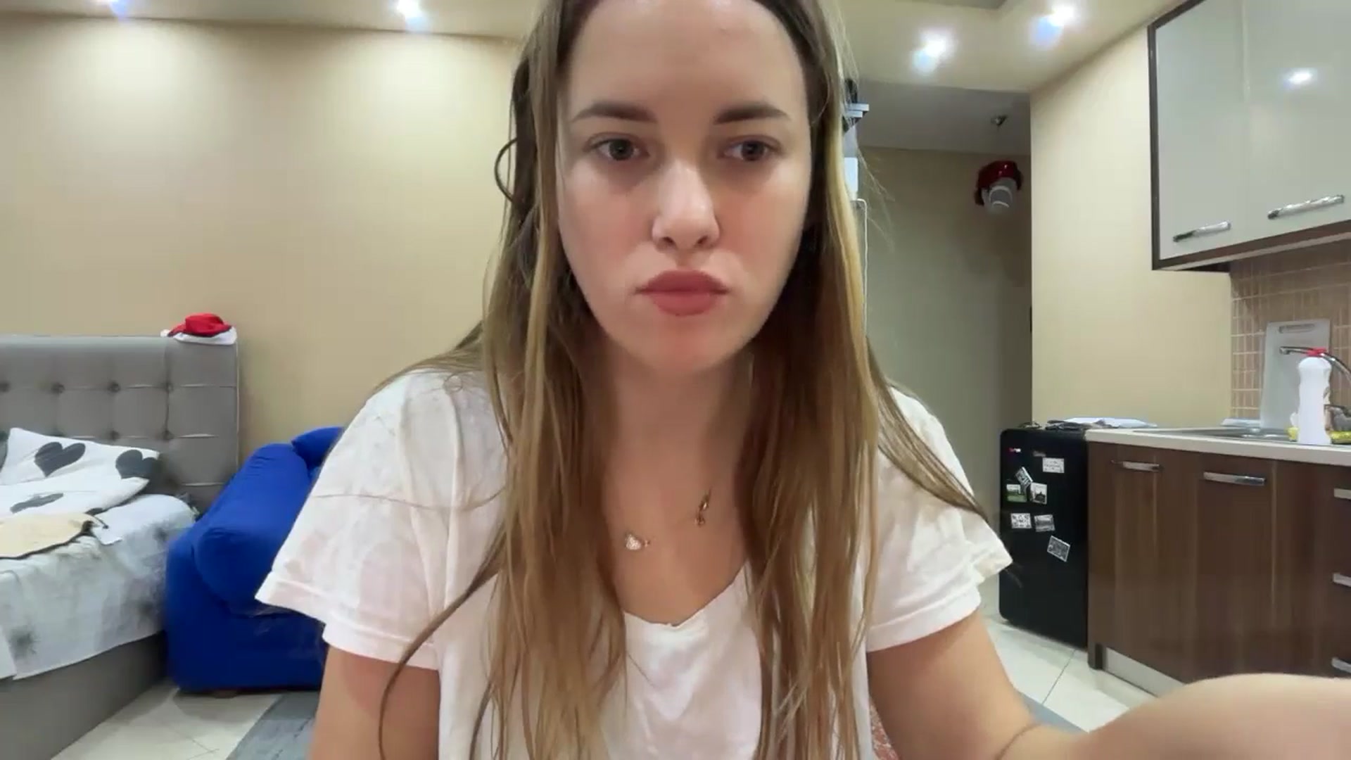 Gallery image thumbnail from SkySunFlower's myfreecams stream on, 12/21/2024, 08:48 image 4 of 20