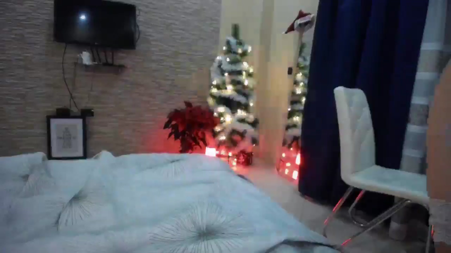 Gallery image thumbnail from SkySunFlower's myfreecams stream on, 12/23/2024, 01:00 image 11 of 20