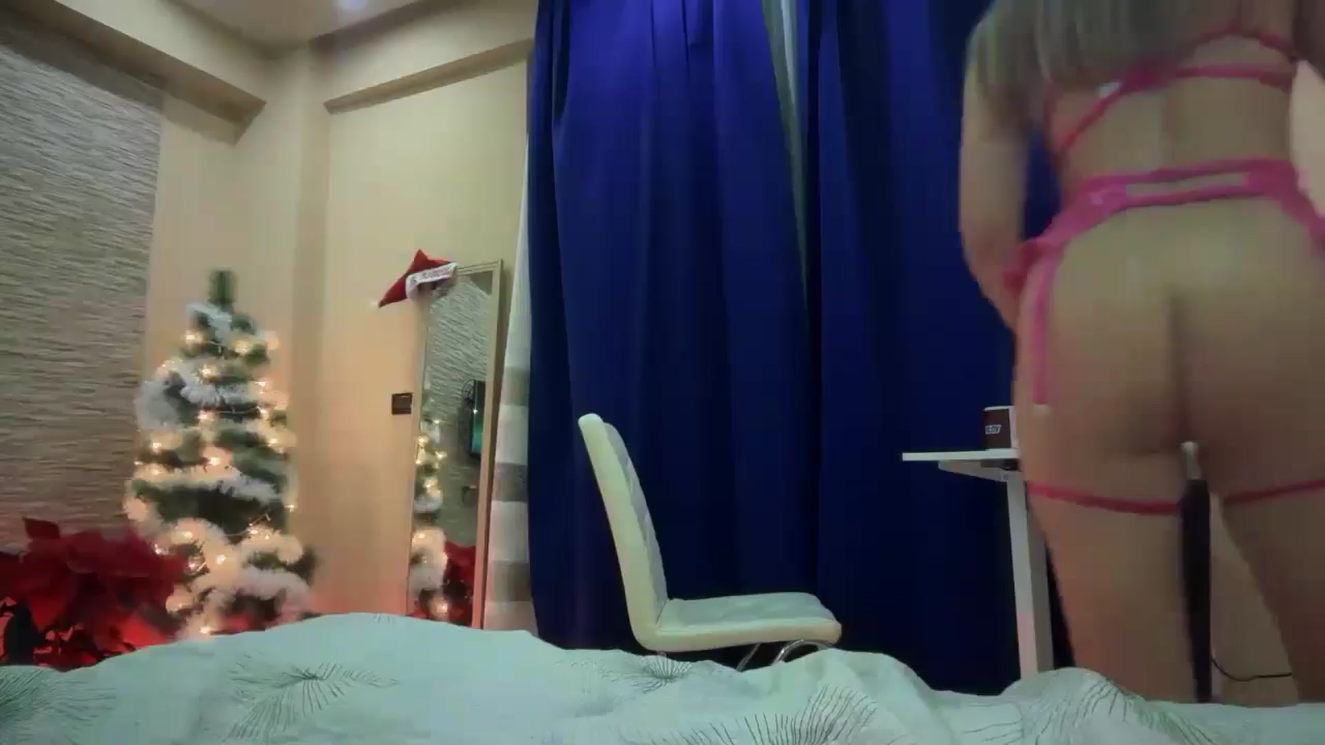 Gallery image thumbnail from SkySunFlower's myfreecams stream on, 12/24/2024, 24:16 image 1 of 20