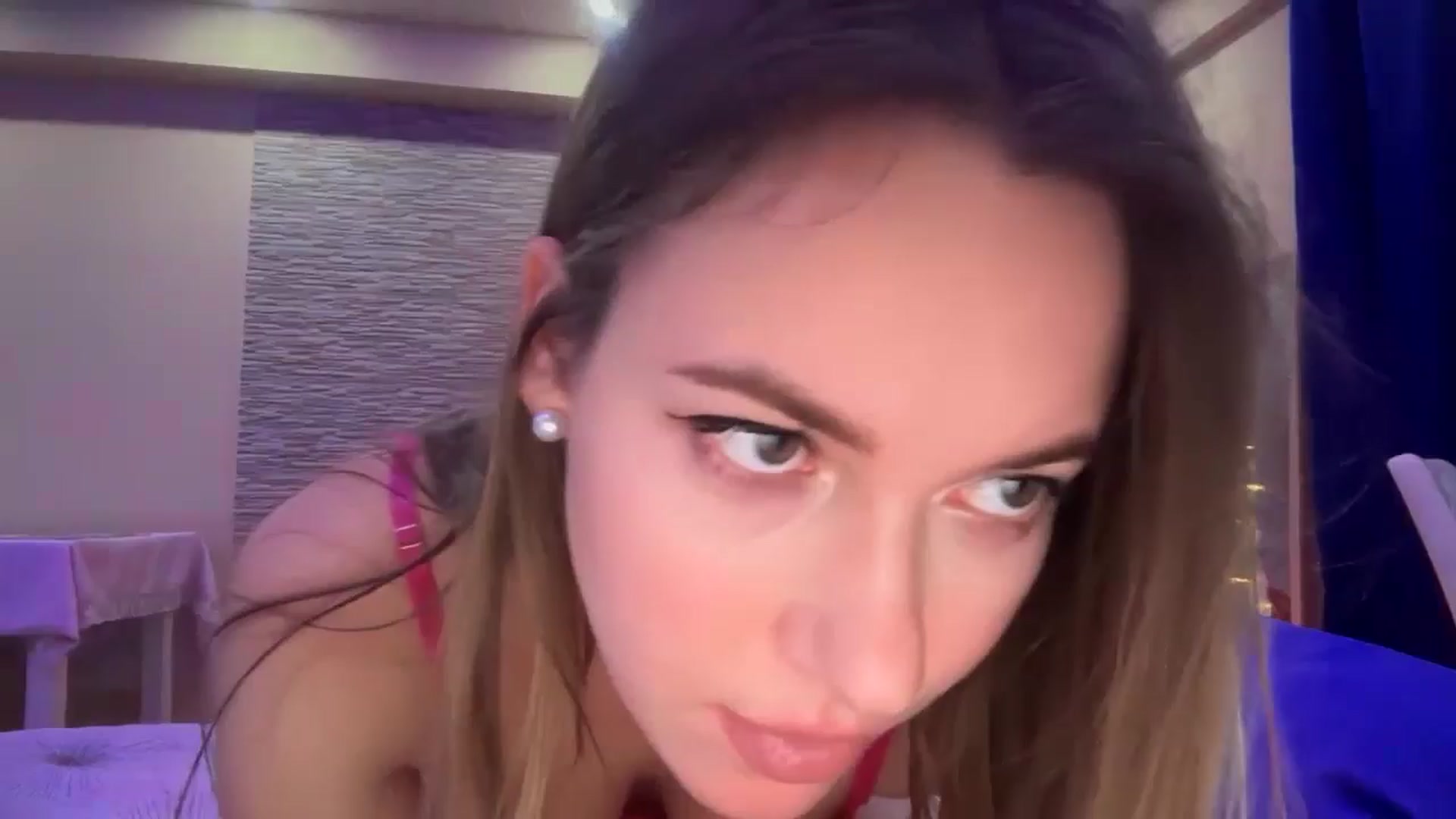 Gallery image thumbnail from SkySunFlower's myfreecams stream on, 12/27/2024, 03:58 image 1 of 20