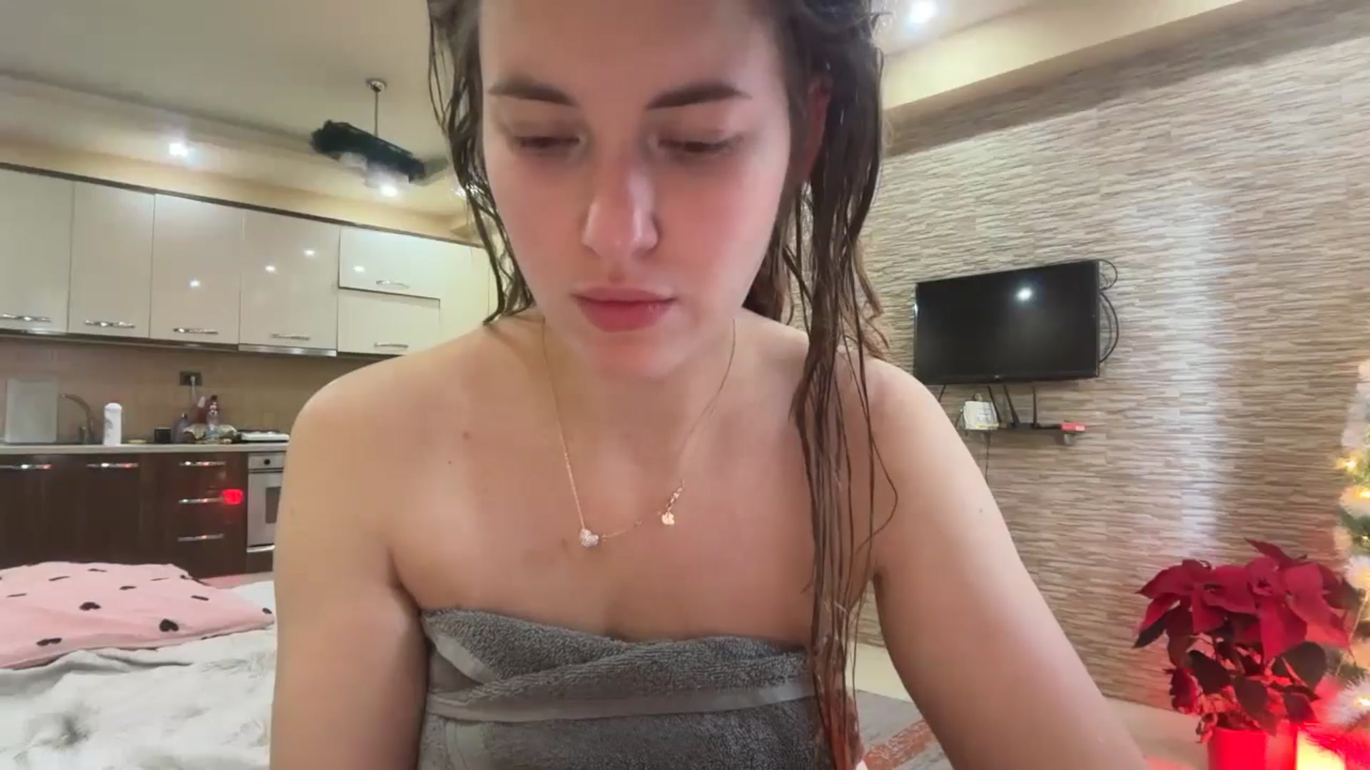 Gallery image thumbnail from SkySunFlower's myfreecams stream on, 12/28/2024, 10:57 image 15 of 20