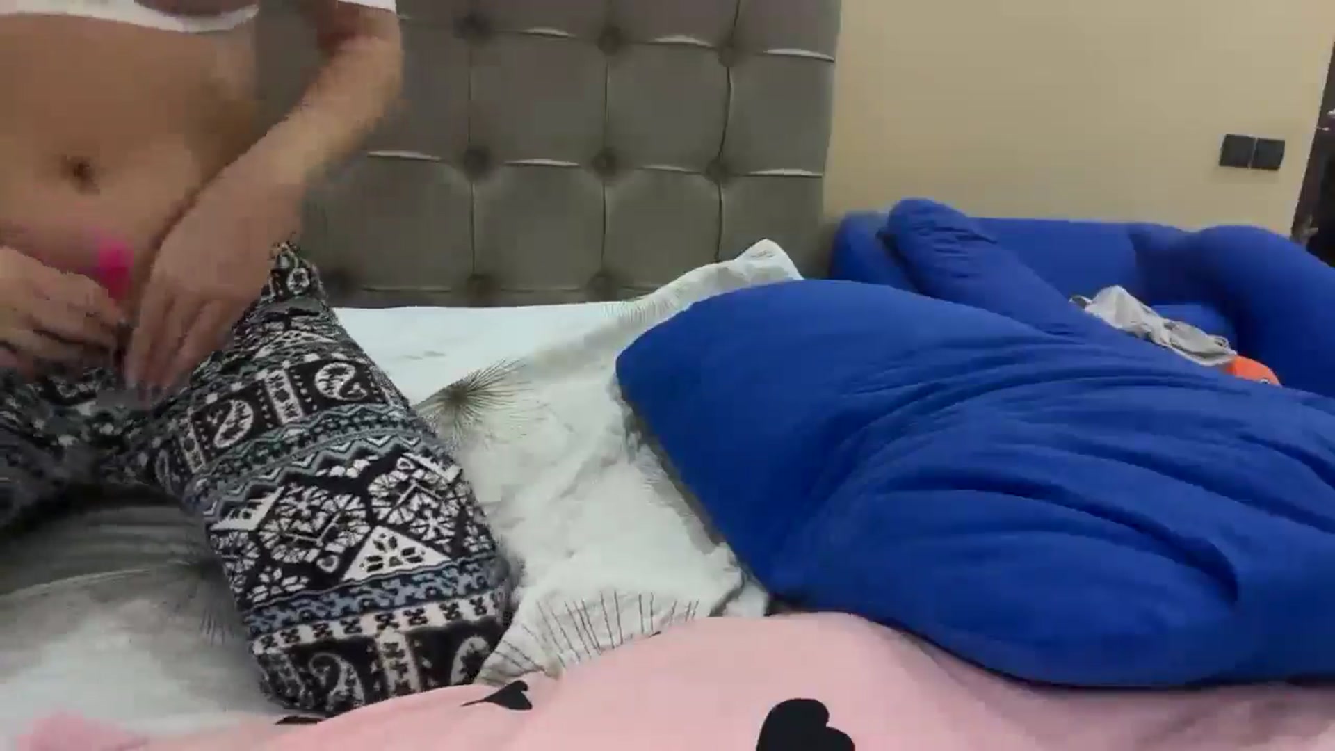 Gallery image thumbnail from SkySunFlower's myfreecams stream on, 01/02/2025, 03:34 image 15 of 20