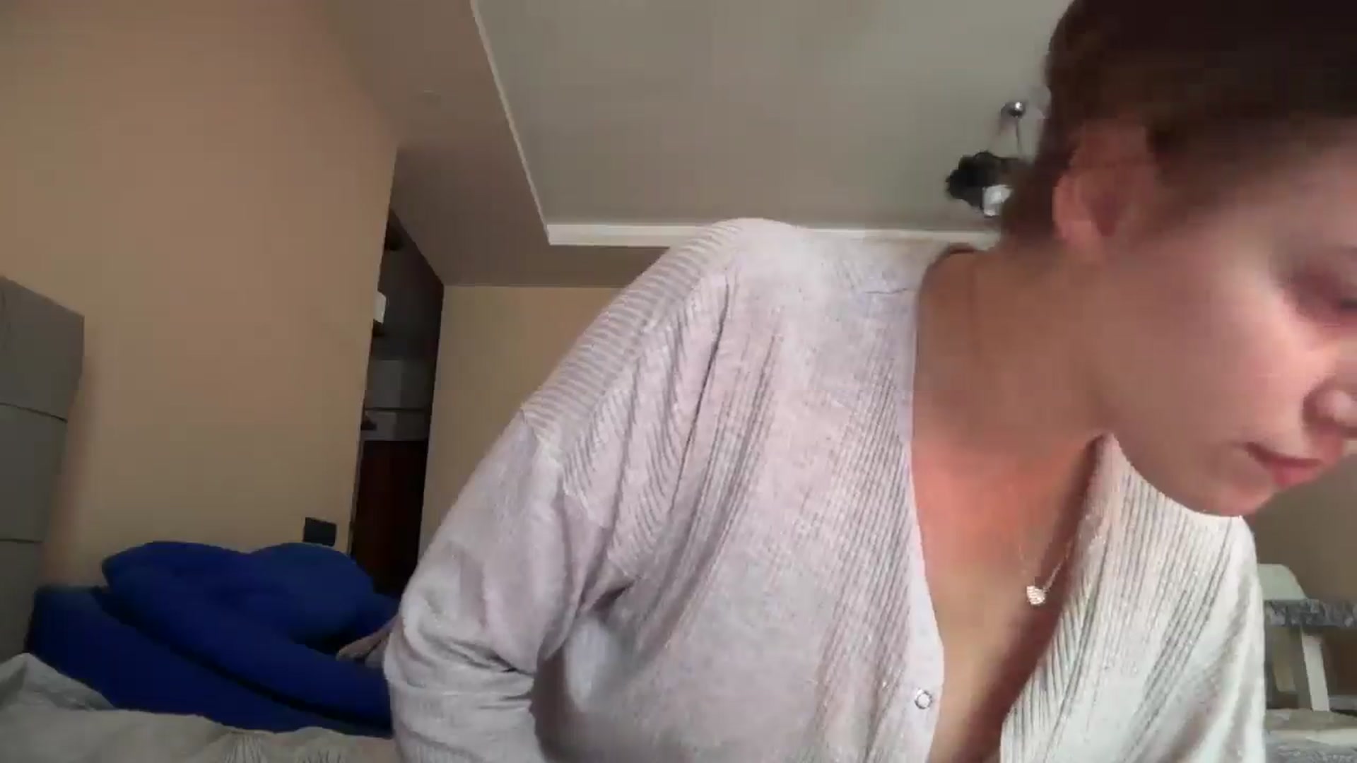 Gallery image thumbnail from SkySunFlower's myfreecams stream on, 01/02/2025, 13:27 image 13 of 20