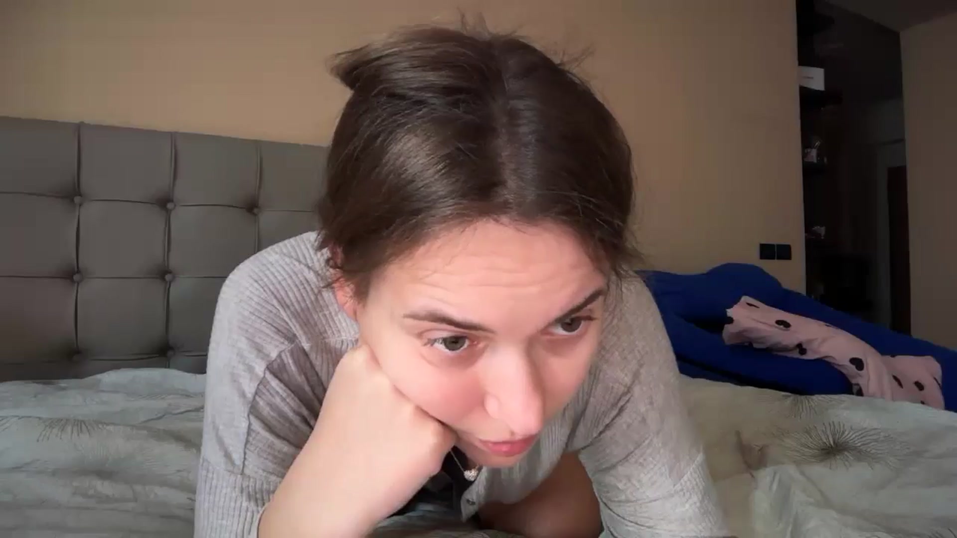 Gallery image thumbnail from SkySunFlower's myfreecams stream on, 01/02/2025, 13:27 image 6 of 20