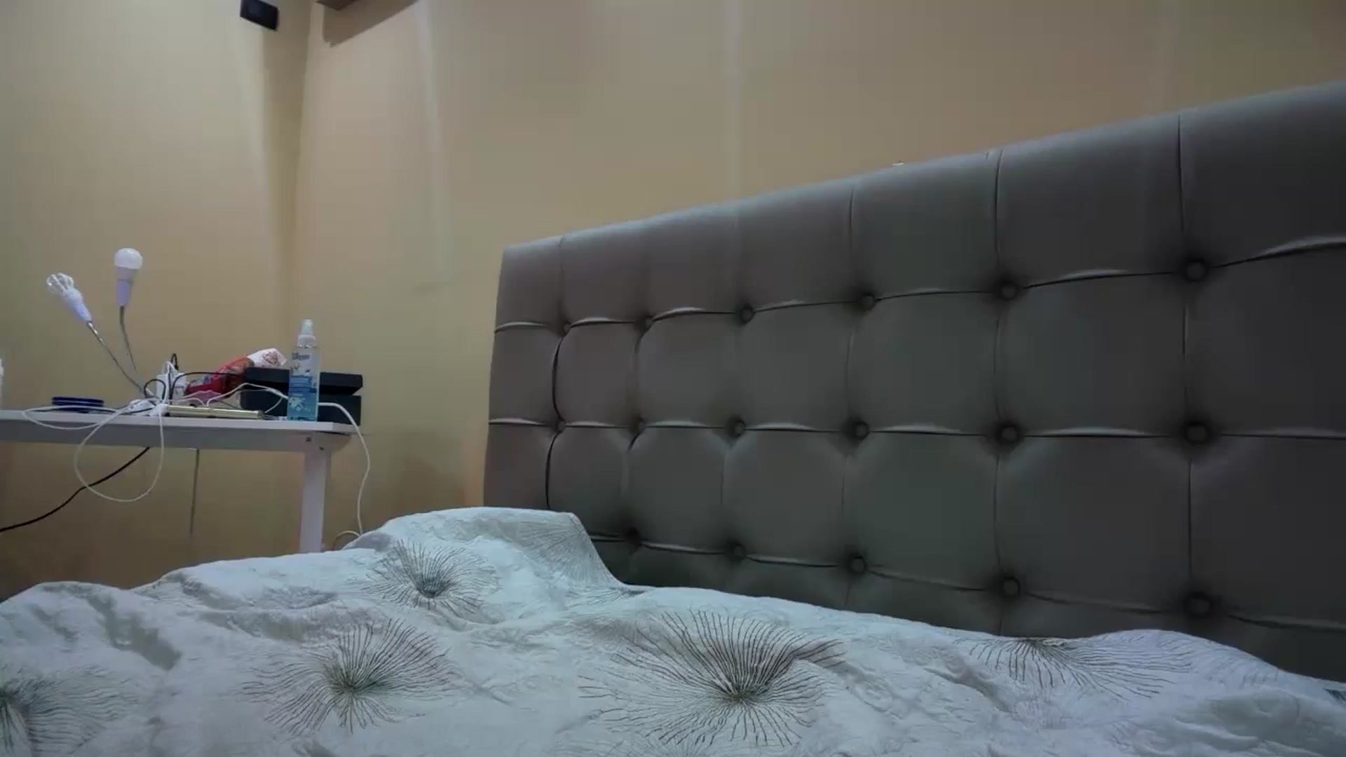 Gallery image thumbnail from SkySunFlower's myfreecams stream on, 01/03/2025, 07:09 image 10 of 20