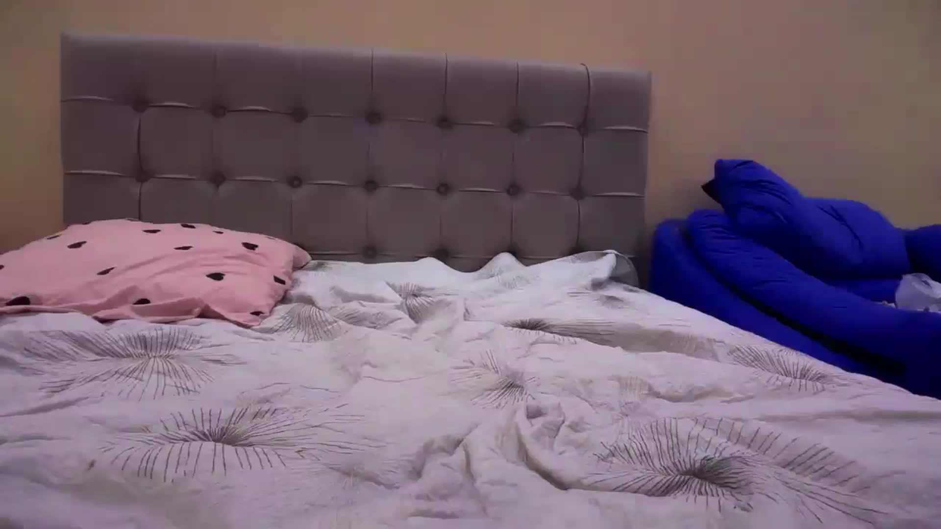 Gallery image thumbnail from SkySunFlower's myfreecams stream on, 01/05/2025, 01:25 image 12 of 20