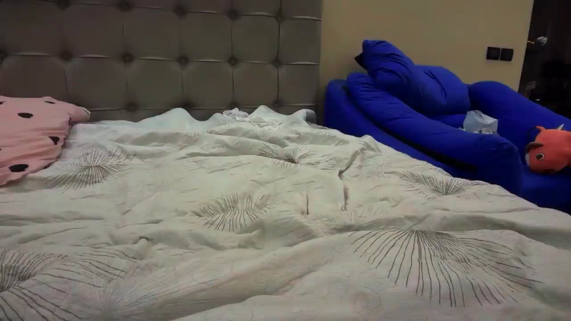 Gallery image thumbnail from SkySunFlower's myfreecams stream on, 01/05/2025, 04:15 image 11 of 20