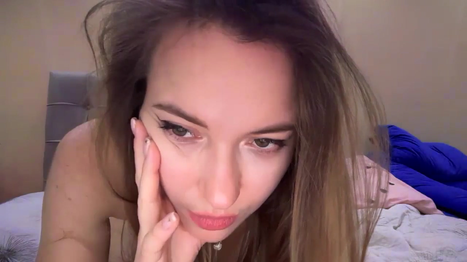 Gallery image thumbnail from SkySunFlower's myfreecams stream on, 01/05/2025, 04:15 image 12 of 20