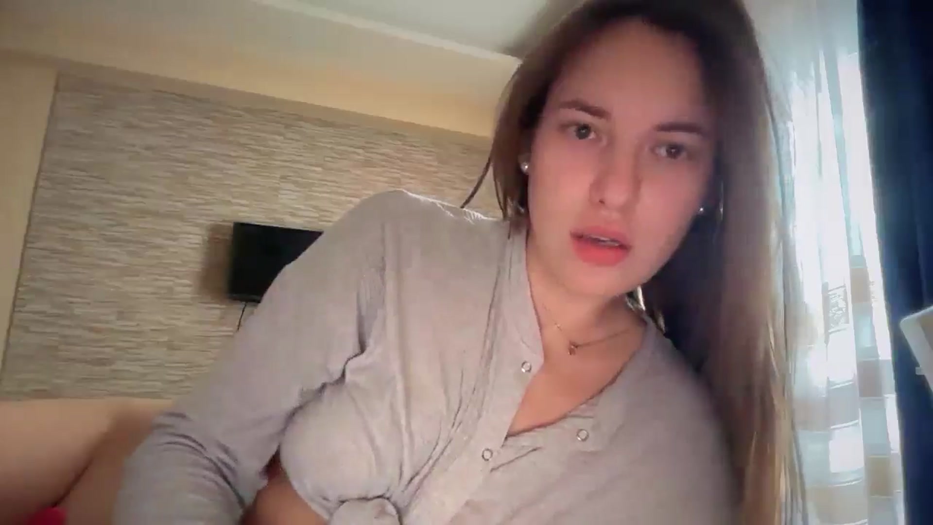 Gallery image thumbnail from SkySunFlower's myfreecams stream on, 01/07/2025, 09:30 image 15 of 20