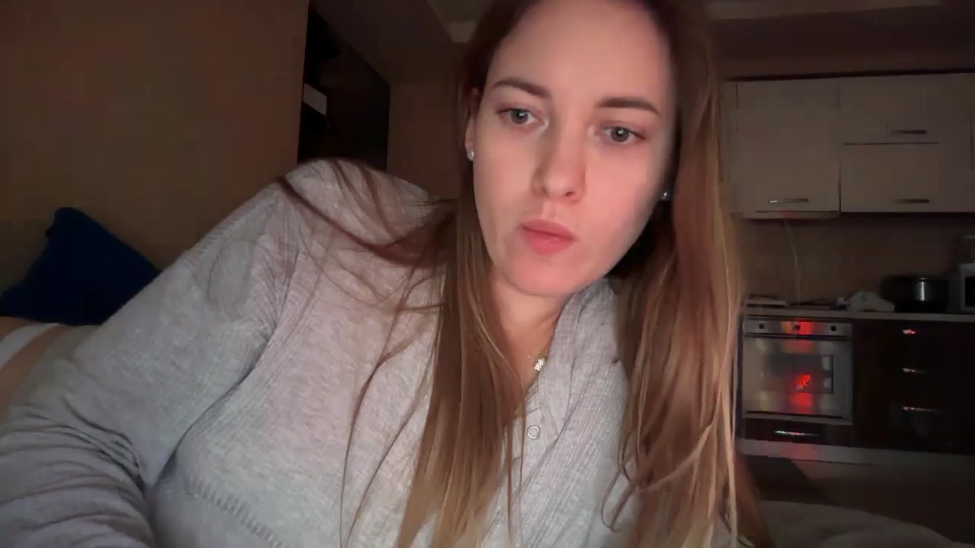 Gallery image thumbnail from SkySunFlower's myfreecams stream on, 01/09/2025, 13:32 image 13 of 20