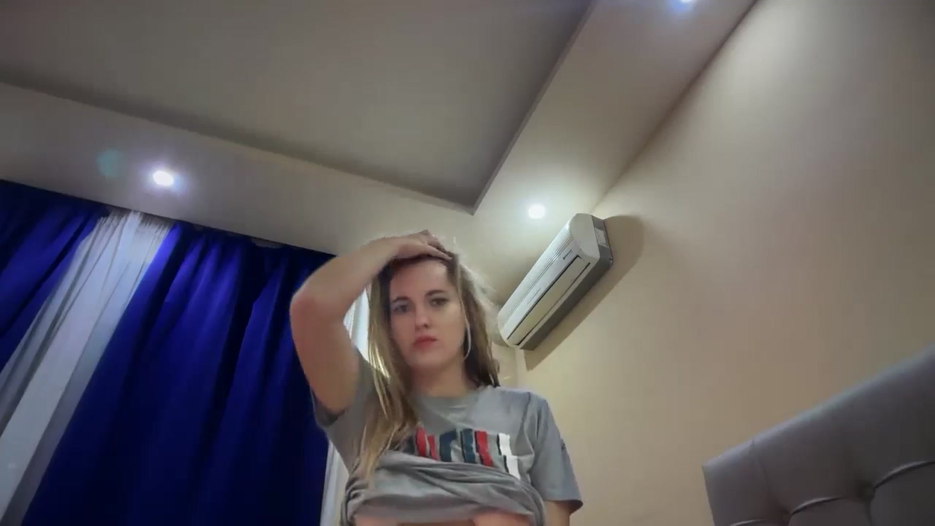 Gallery image thumbnail from SkySunFlower's myfreecams stream on, 01/10/2025, 22:40 image 19 of 20