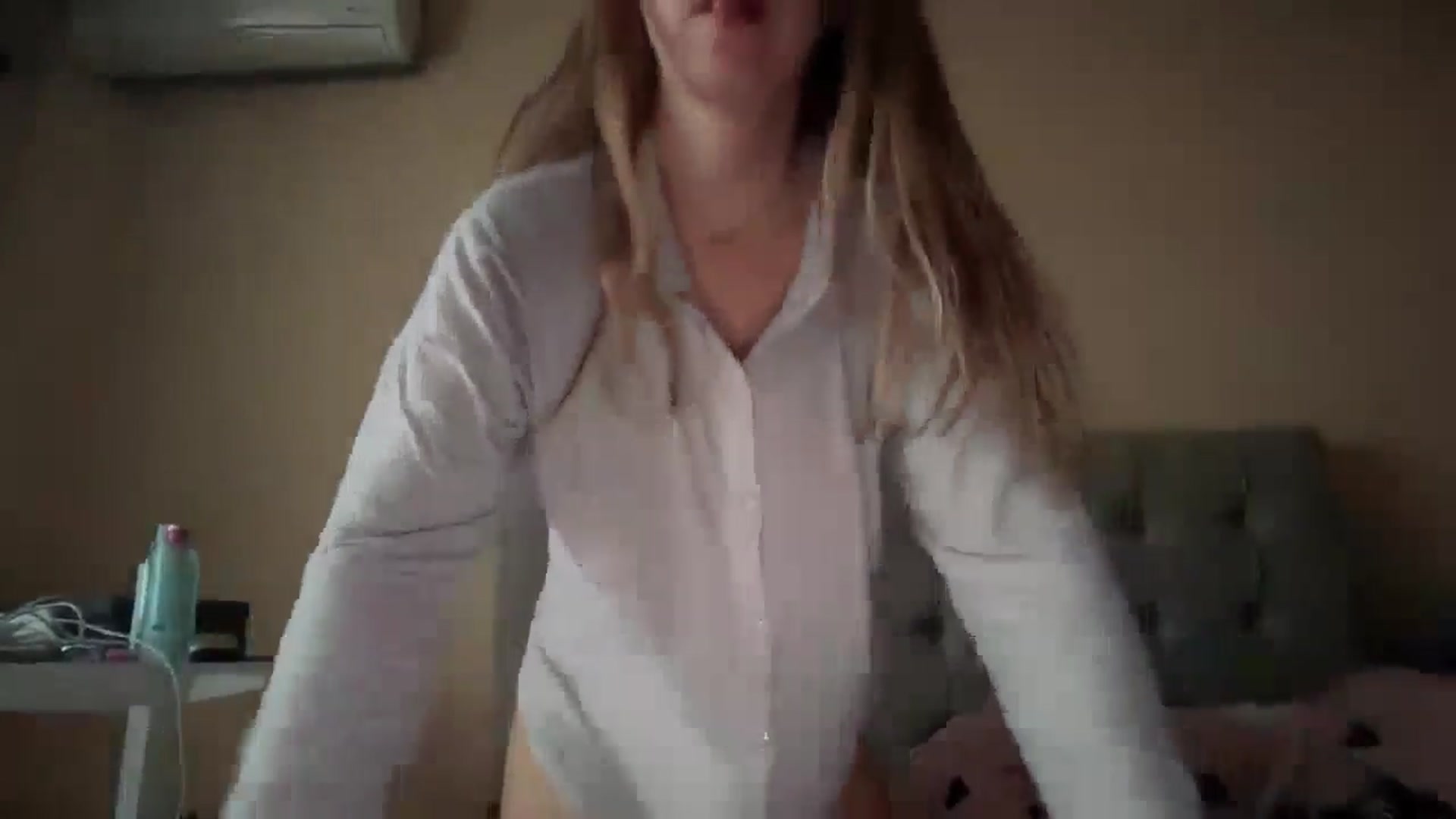 Gallery image thumbnail from SkySunFlower's myfreecams stream on, 01/12/2025, 10:25 image 13 of 20