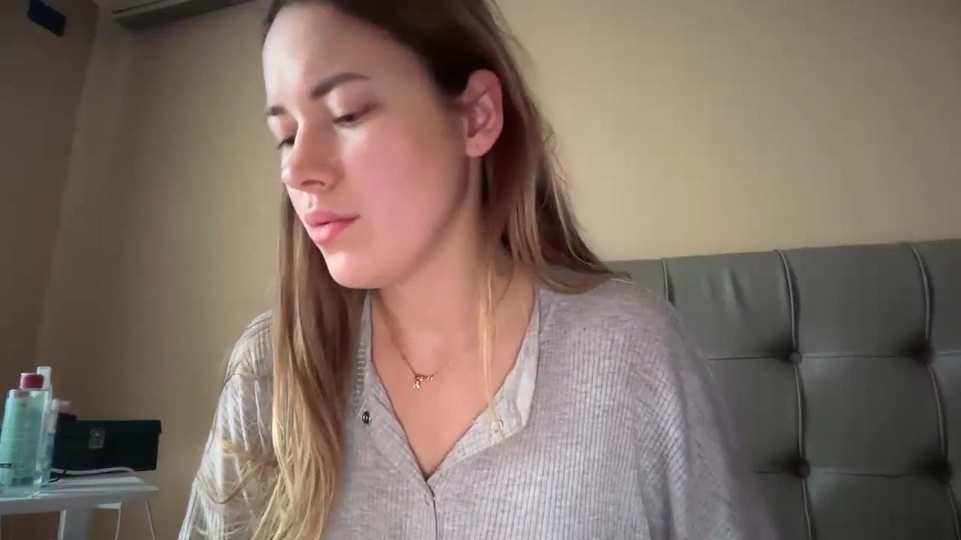 Gallery image thumbnail from SkySunFlower's myfreecams stream on, 01/12/2025, 10:25 image 3 of 20