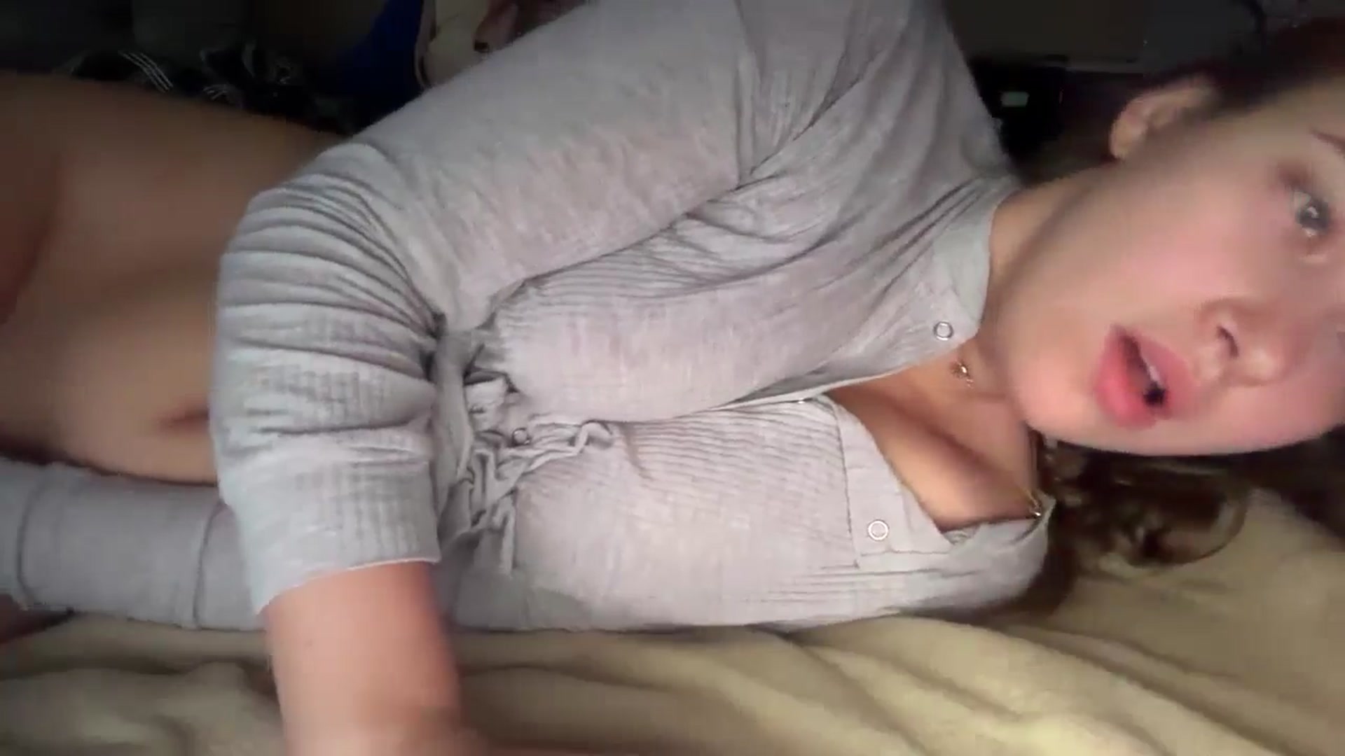 Gallery image thumbnail from SkySunFlower's myfreecams stream on, 01/12/2025, 11:42 image 6 of 20