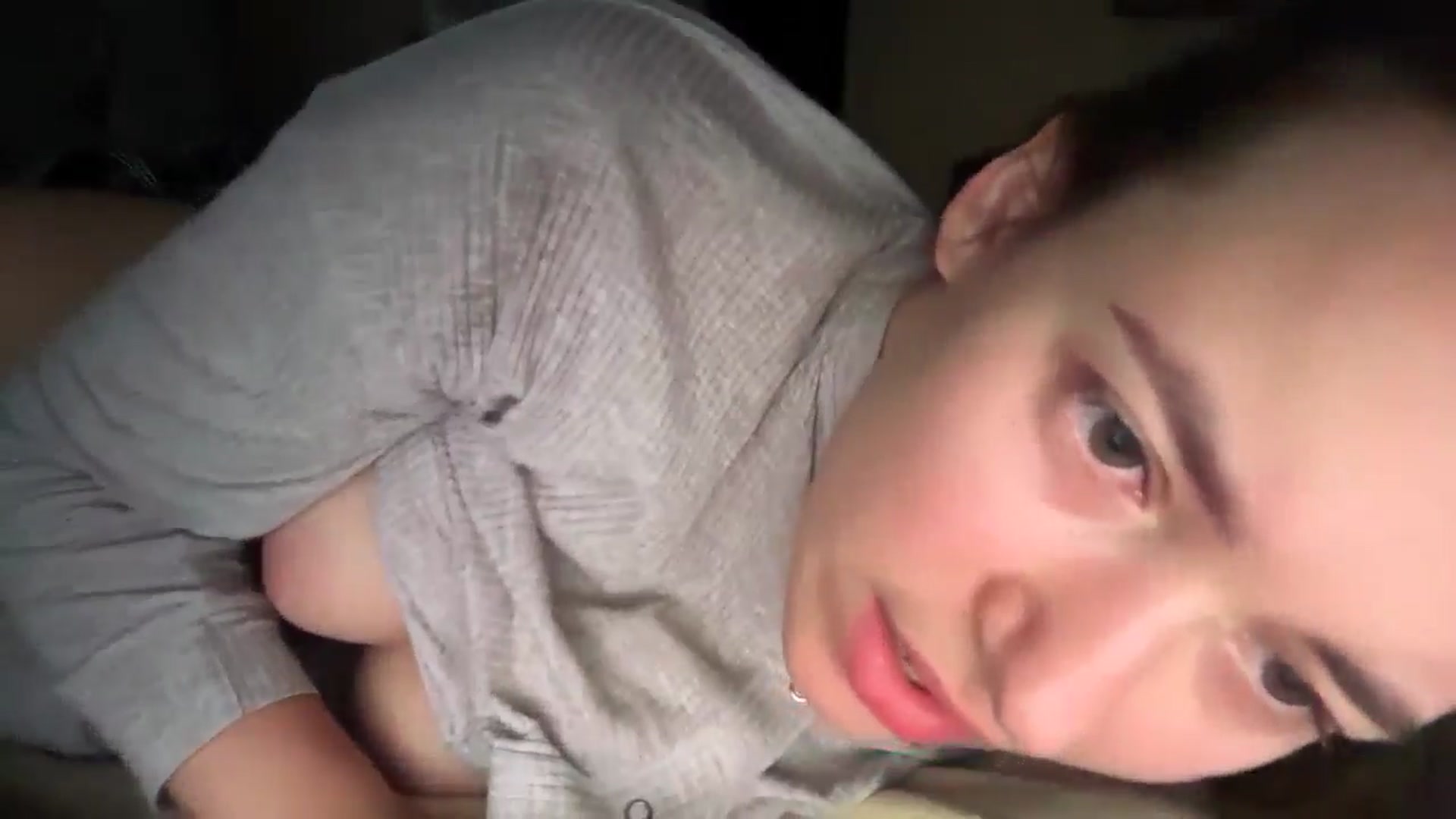 Gallery image thumbnail from SkySunFlower's myfreecams stream on, 01/12/2025, 11:42 image 10 of 20