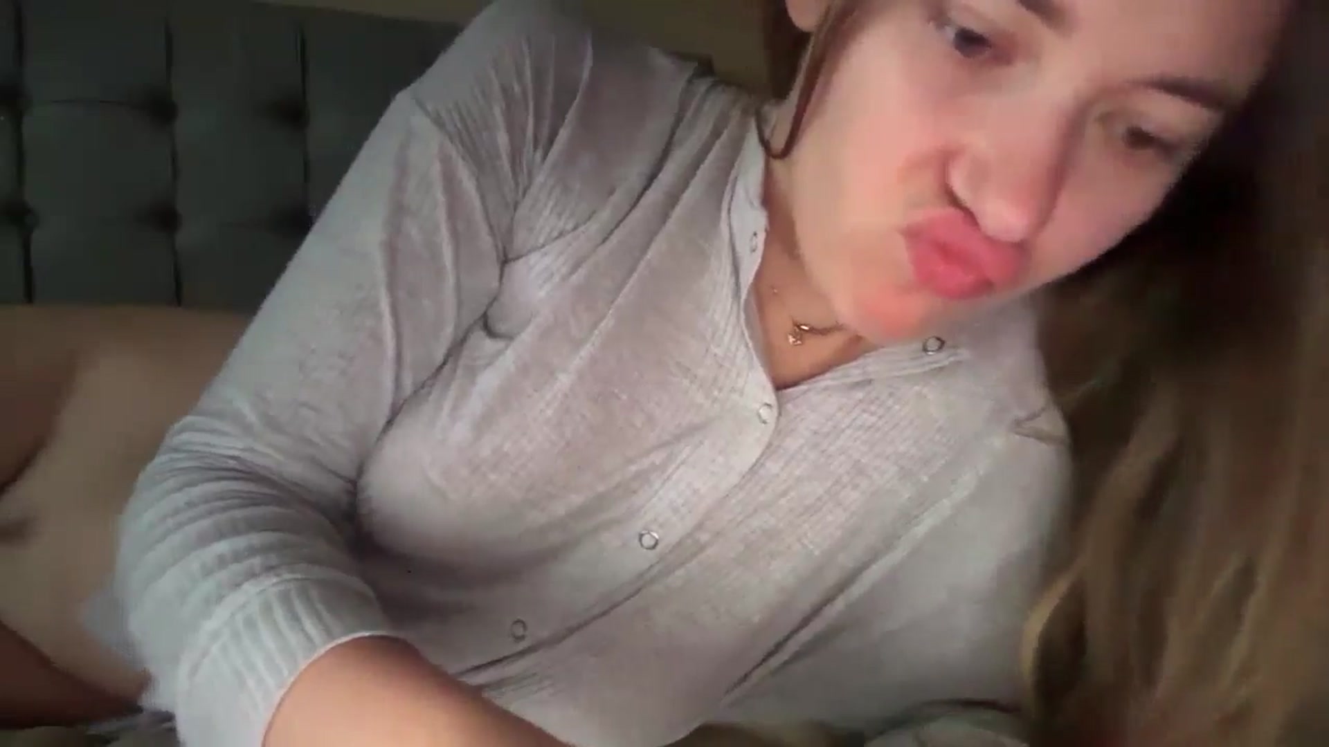 Gallery image thumbnail from SkySunFlower's myfreecams stream on, 01/12/2025, 11:42 image 2 of 20