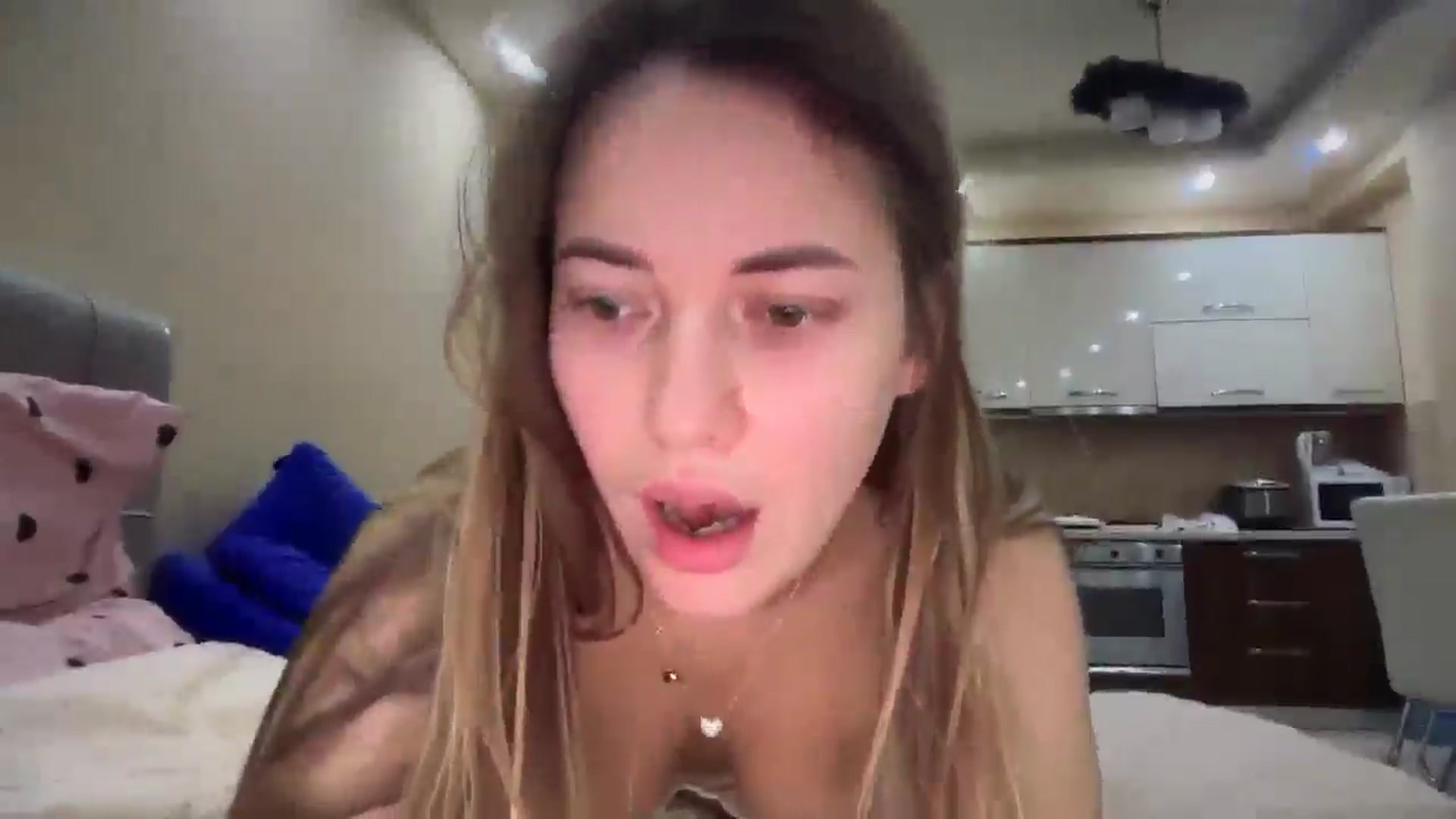 Gallery image thumbnail from SkySunFlower's myfreecams stream on, 01/12/2025, 17:17 image 14 of 20