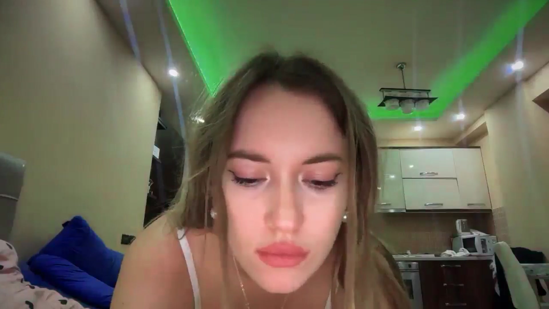 Gallery image thumbnail from SkySunFlower's myfreecams stream on, 01/13/2025, 20:51 image 2 of 20