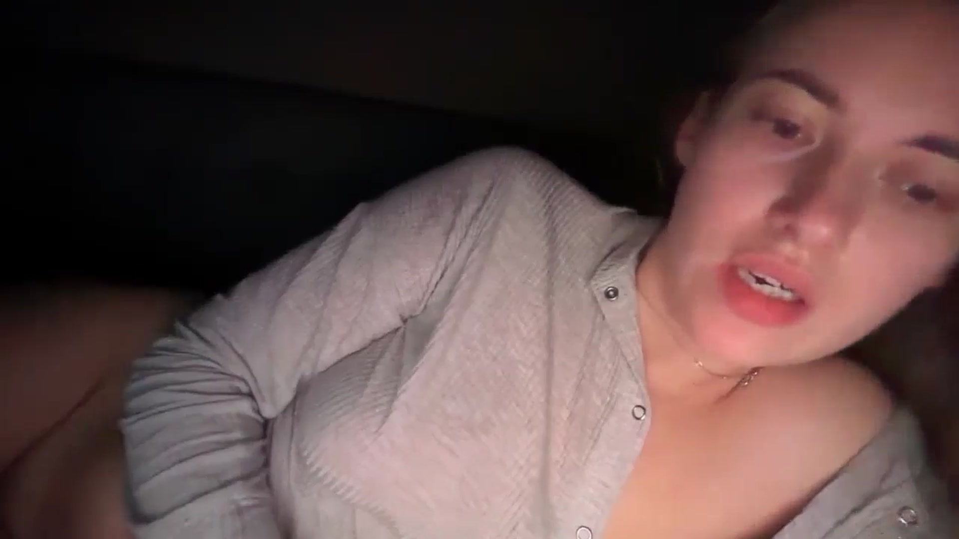 Gallery image thumbnail from SkySunFlower's myfreecams stream on, 01/17/2025, 03:07 image 11 of 20