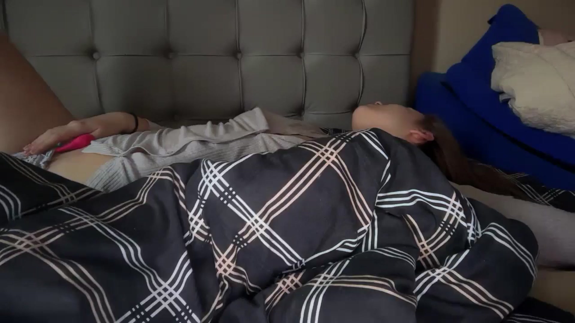 Gallery image thumbnail from SkySunFlower's myfreecams stream on, 01/18/2025, 11:43 image 4 of 20