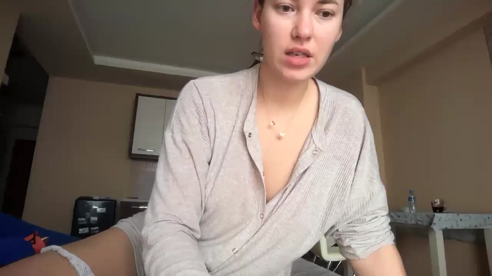 Gallery image thumbnail from SkySunFlower's myfreecams stream on, 01/18/2025, 12:35 image 5 of 20