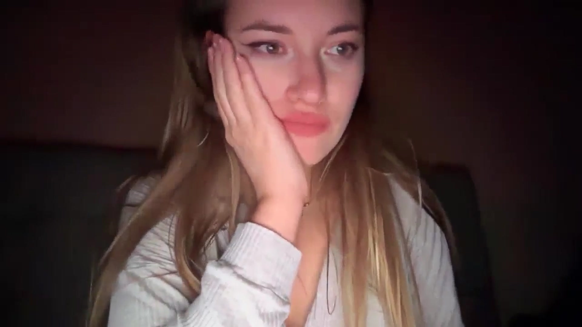 Gallery image thumbnail from SkySunFlower's myfreecams stream on, 01/21/2025, 03:12 image 18 of 20