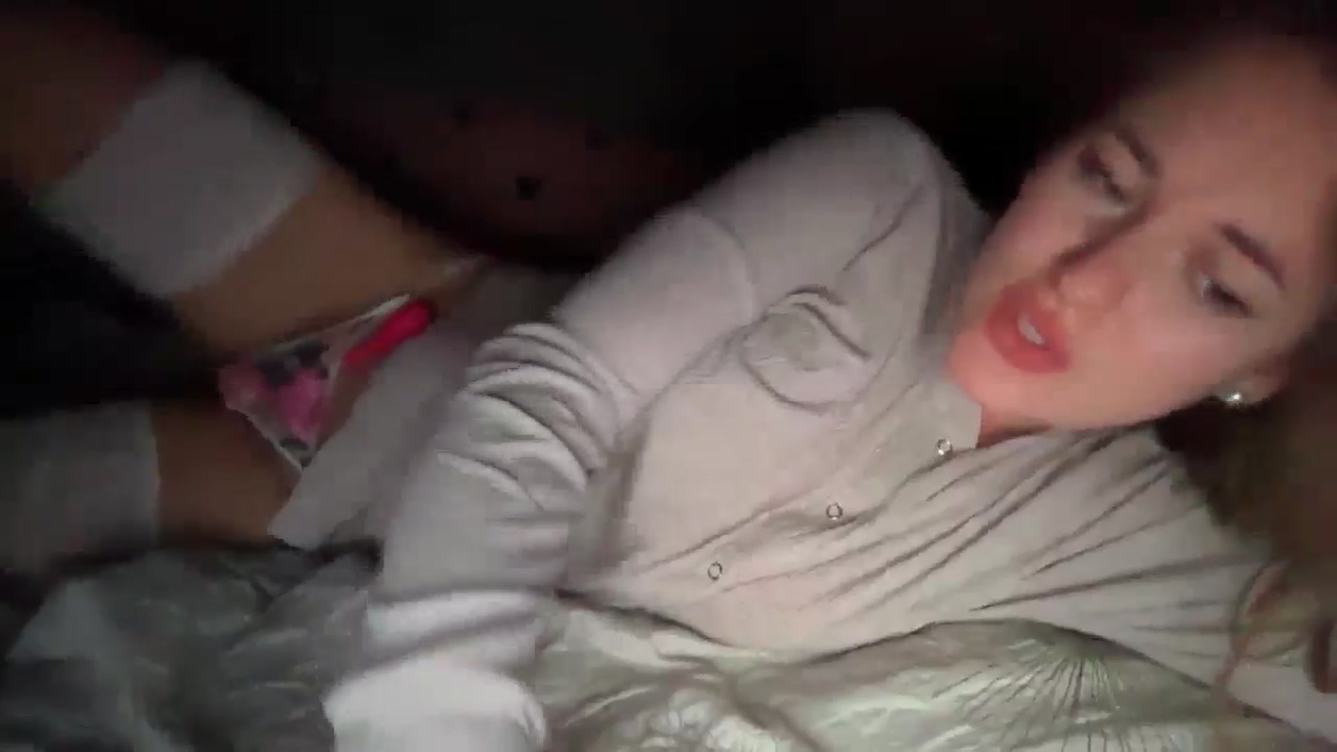 Gallery image thumbnail from SkySunFlower's myfreecams stream on, 01/21/2025, 03:12 image 13 of 20