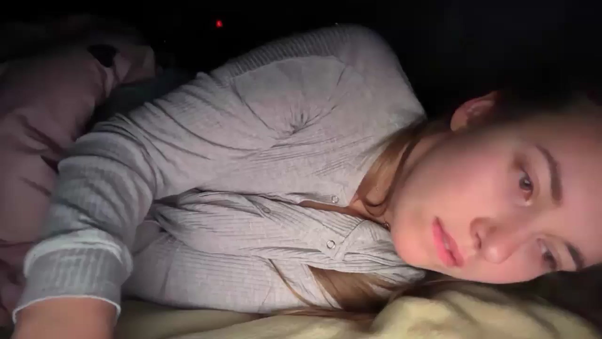 Gallery image thumbnail from SkySunFlower's myfreecams stream on, 01/21/2025, 03:54 image 15 of 20