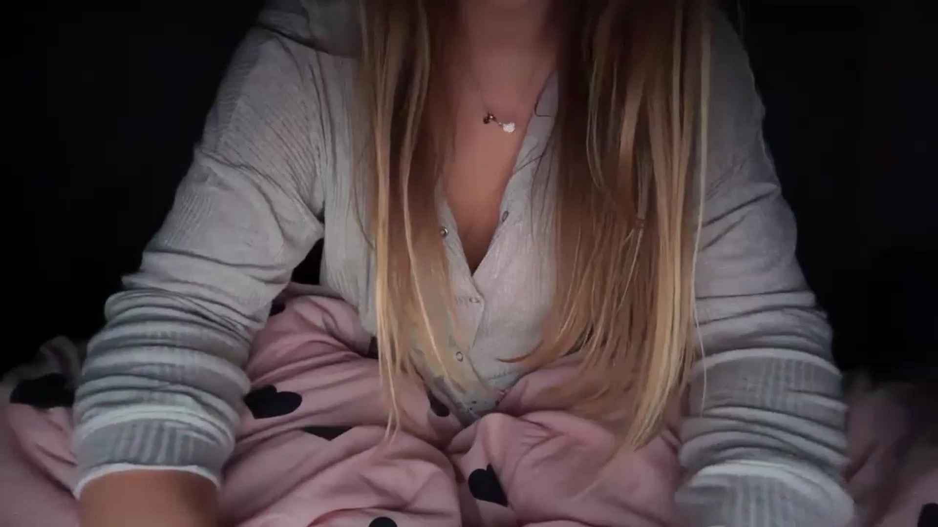 Gallery image thumbnail from SkySunFlower's myfreecams stream on, 01/21/2025, 03:54 image 8 of 20