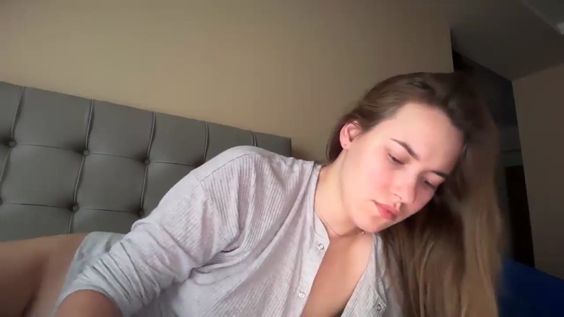 Gallery image thumbnail from SkySunFlower's myfreecams stream on, 01/24/2025, 06:50 image 3 of 20