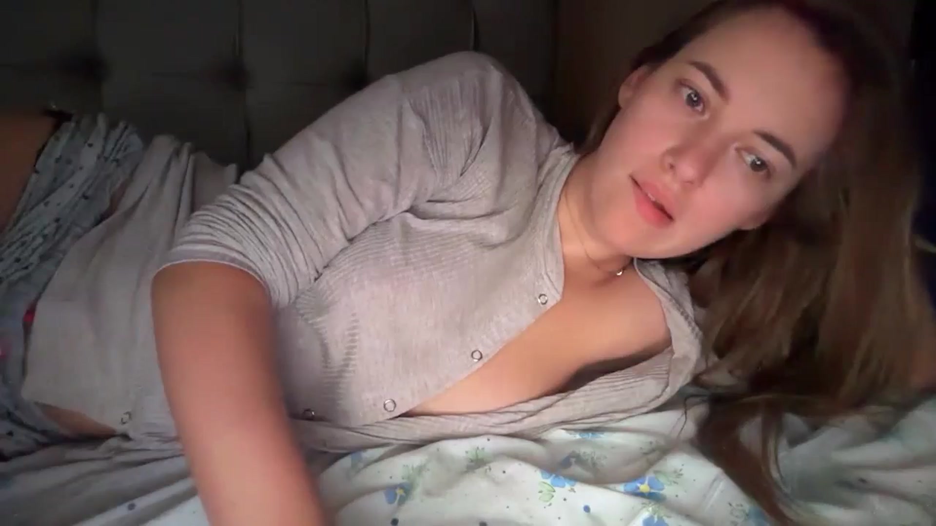 Gallery image thumbnail from SkySunFlower's myfreecams stream on, 01/26/2025, 15:55 image 16 of 20