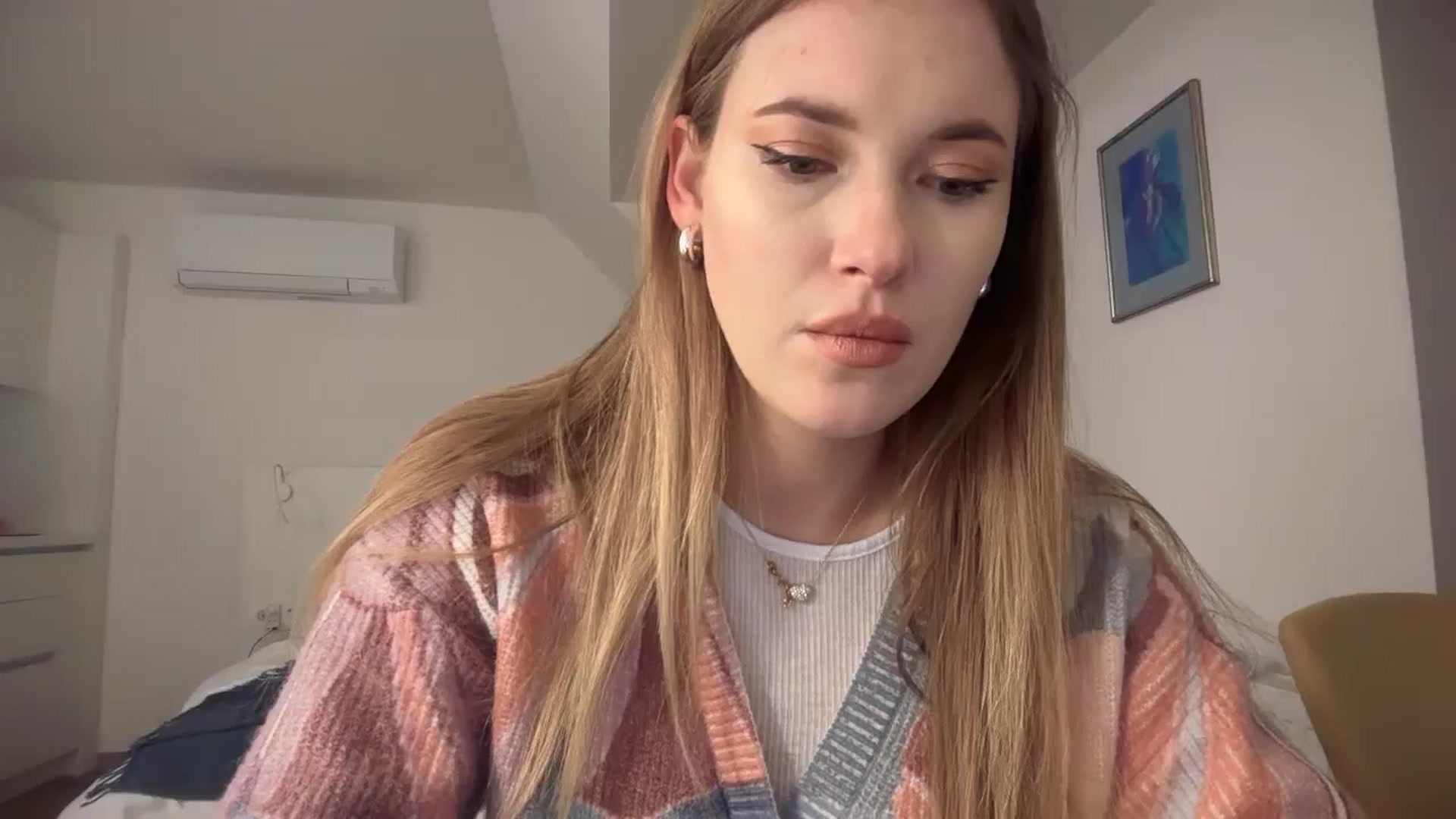 Gallery image thumbnail from SkySunFlower's myfreecams stream on, 02/01/2025, 17:49 image 3 of 20