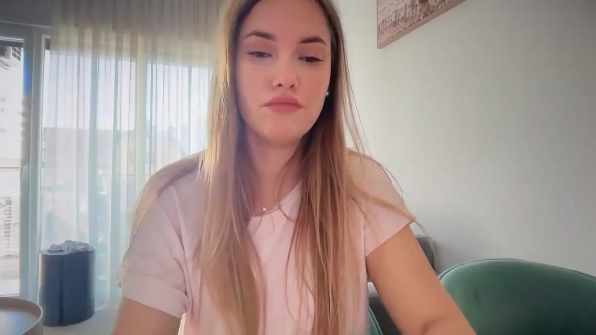 Gallery image thumbnail from SkySunFlower's myfreecams stream on, 03/04/2025, 07:14 image 7 of 20