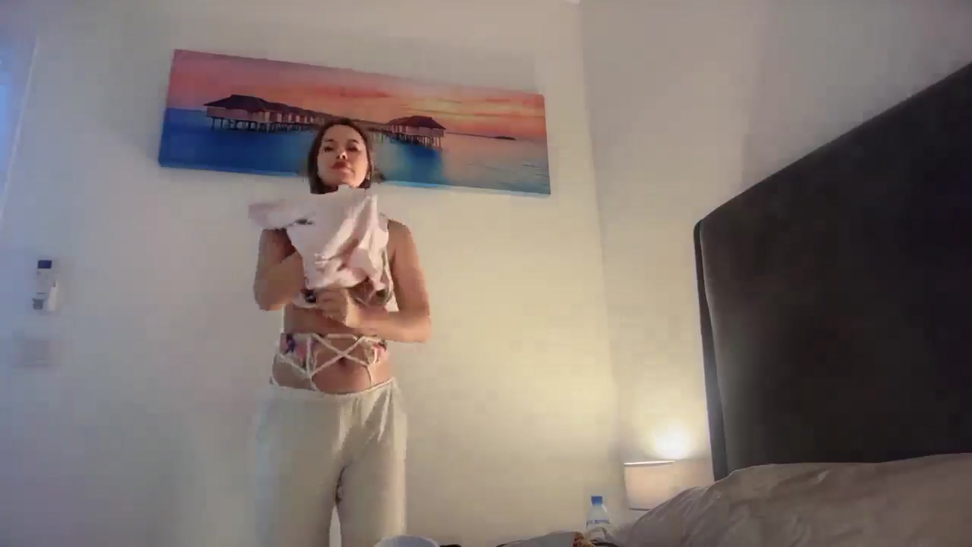 Gallery image thumbnail from SkySunFlower's myfreecams stream on, 03/05/2025, 20:28 image 18 of 20