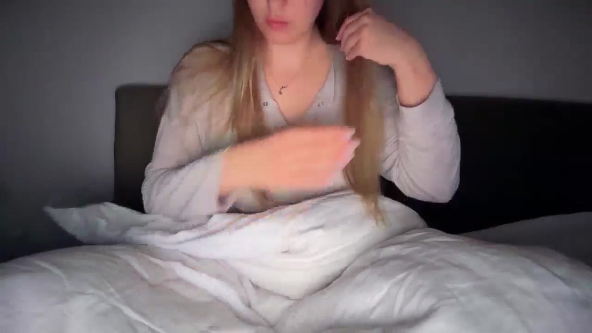 Gallery image thumbnail from SkySunFlower's myfreecams stream on, 03/11/2025, 06:02 image 10 of 20
