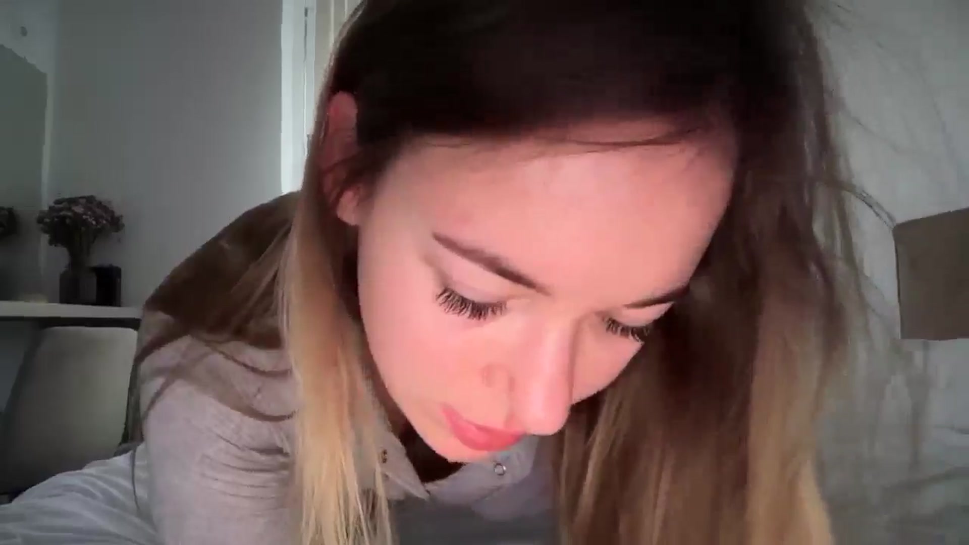Gallery image thumbnail from SkySunFlower's myfreecams stream on, 03/11/2025, 15:01 image 8 of 20