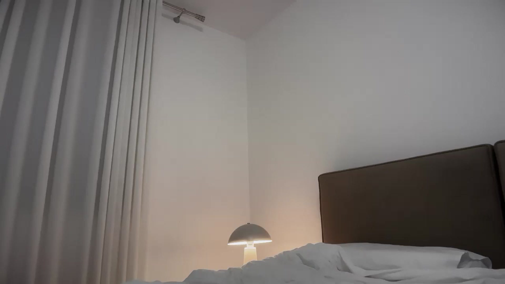 Gallery image thumbnail from SkySunFlower's myfreecams stream on, 03/11/2025, 22:43 image 5 of 20