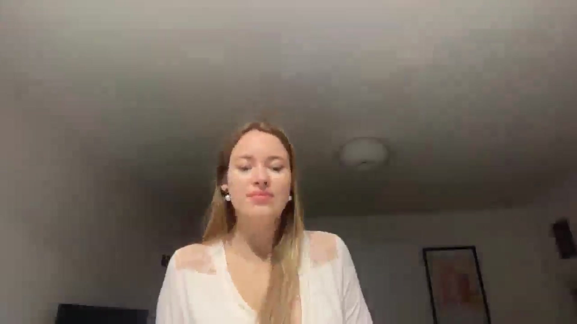 Gallery image thumbnail from SkySunFlower's myfreecams stream on, 03/12/2025, 20:33 image 6 of 20