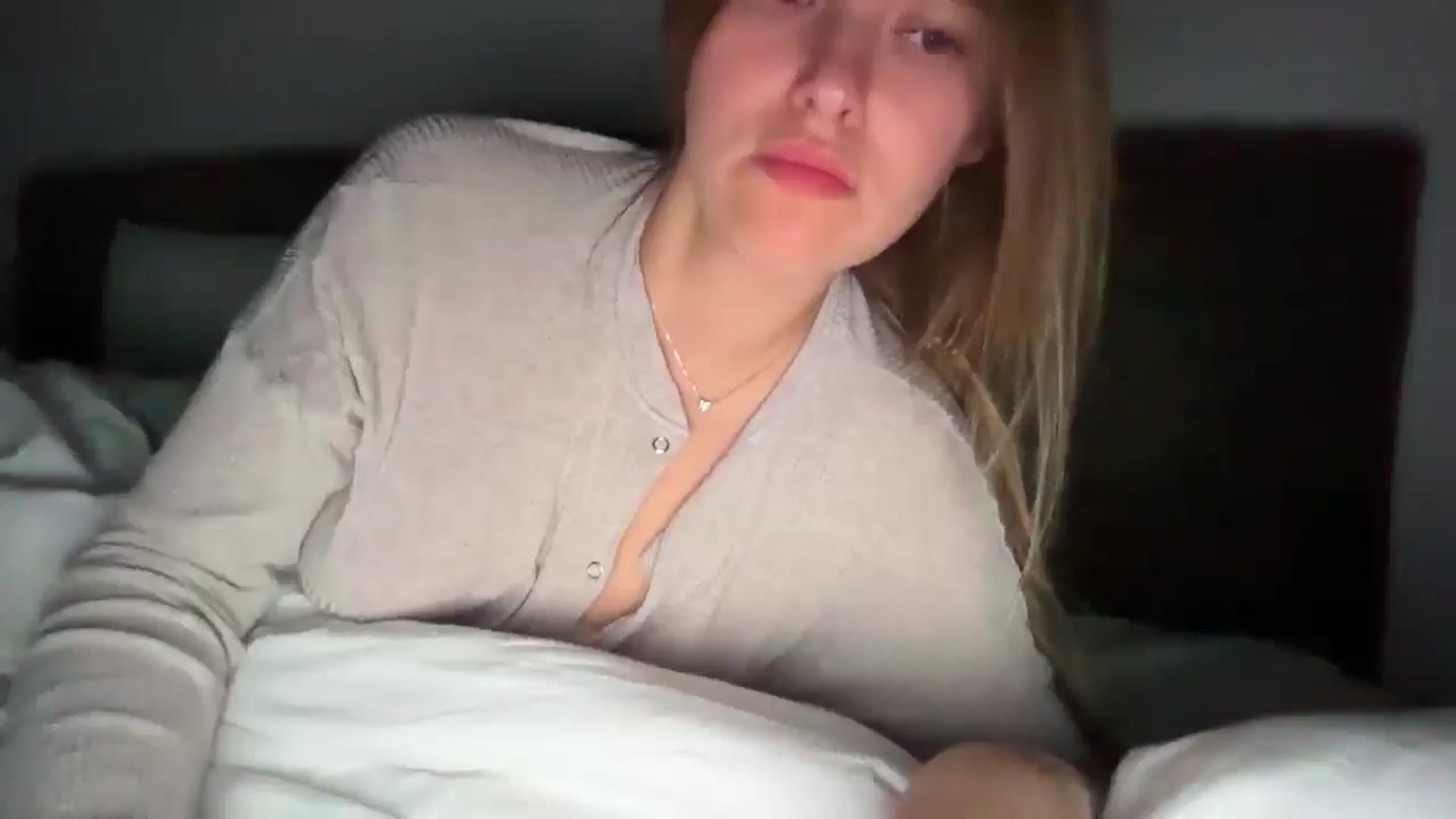 Gallery image thumbnail from SkySunFlower's myfreecams stream on, 03/17/2025, 05:34 image 13 of 20