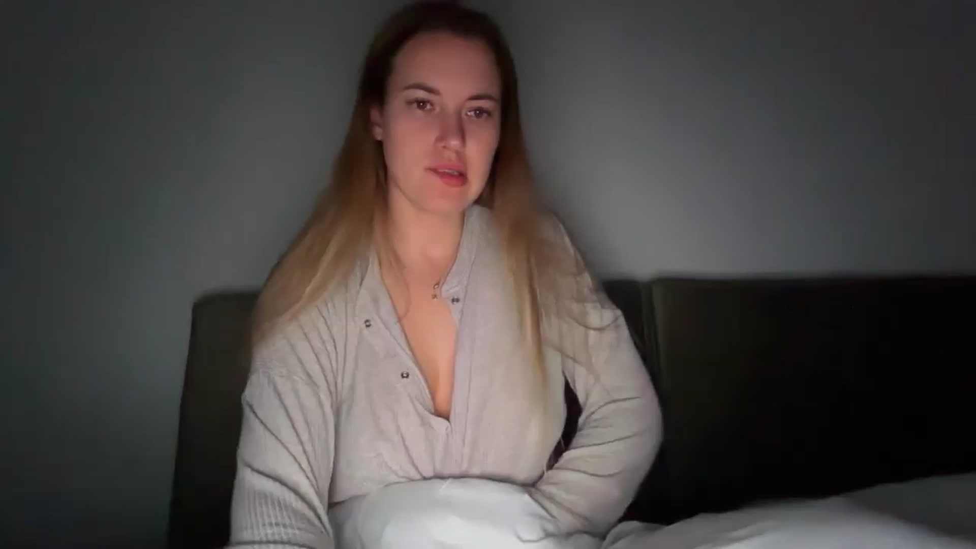 Gallery image thumbnail from SkySunFlower's myfreecams stream on, 03/18/2025, 07:28 image 1 of 20