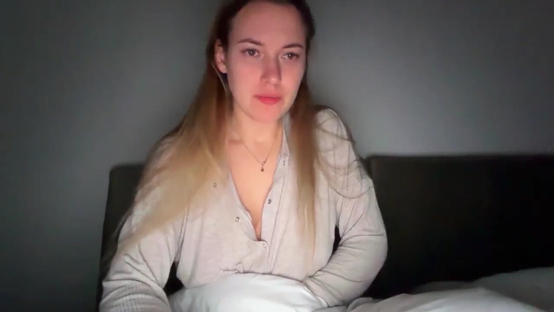 Gallery image thumbnail from SkySunFlower's myfreecams stream on, 03/18/2025, 07:28 image 2 of 20