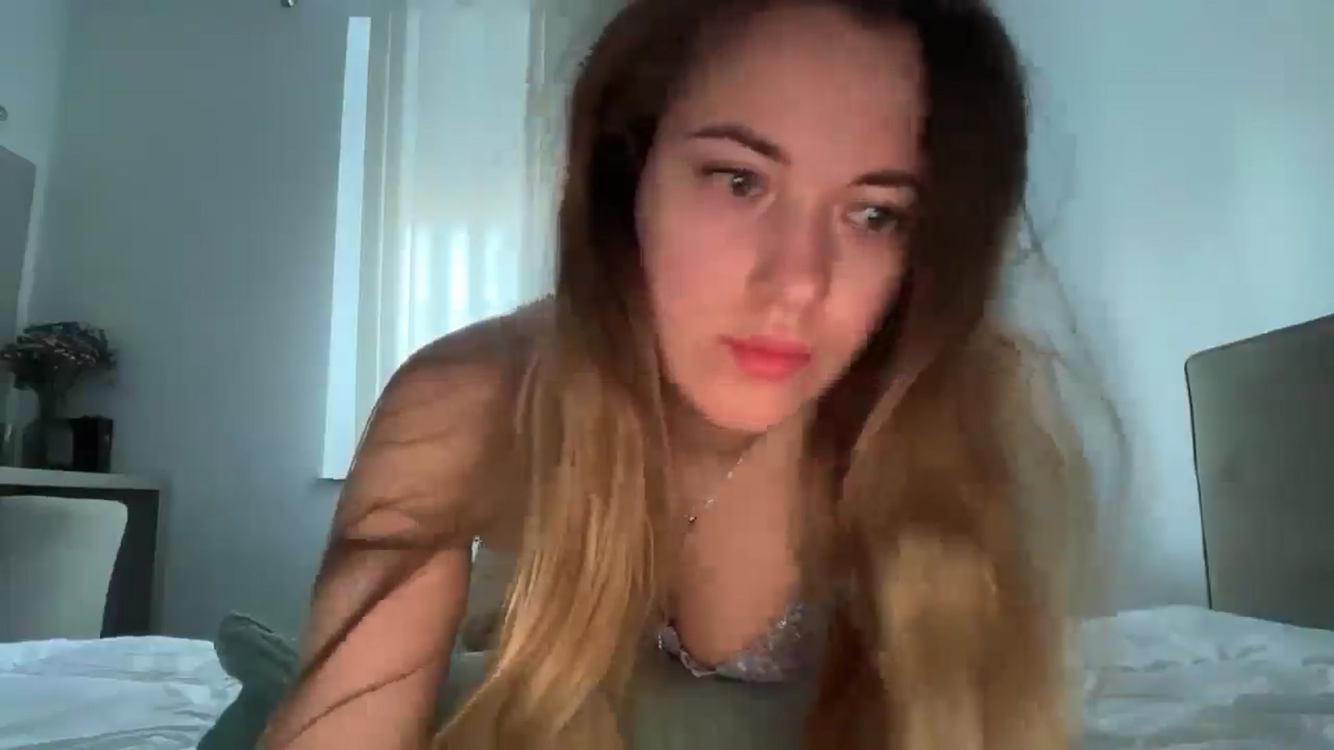 Gallery image thumbnail from SkySunFlower's myfreecams stream on, 03/18/2025, 16:27 image 3 of 20