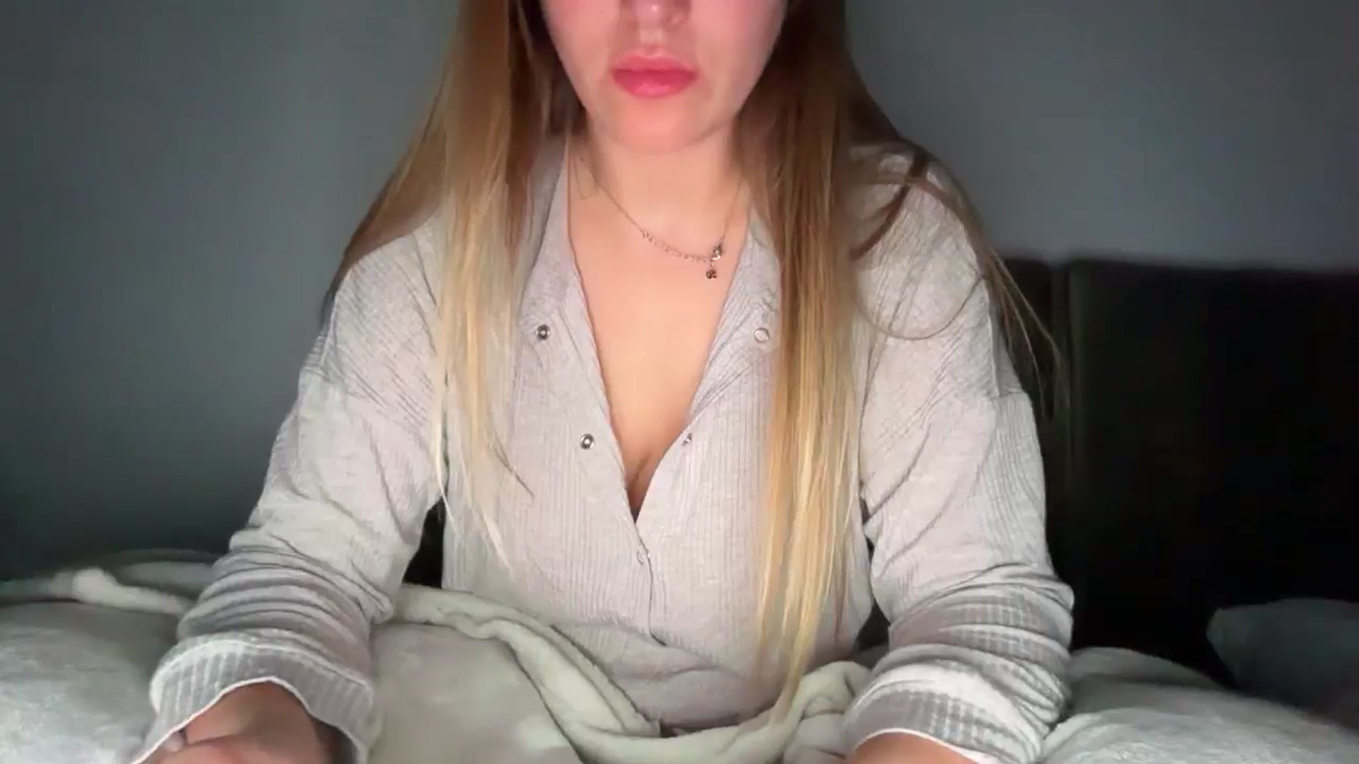 Gallery image thumbnail from SkySunFlower's myfreecams stream on, 03/19/2025, 09:47 image 3 of 20