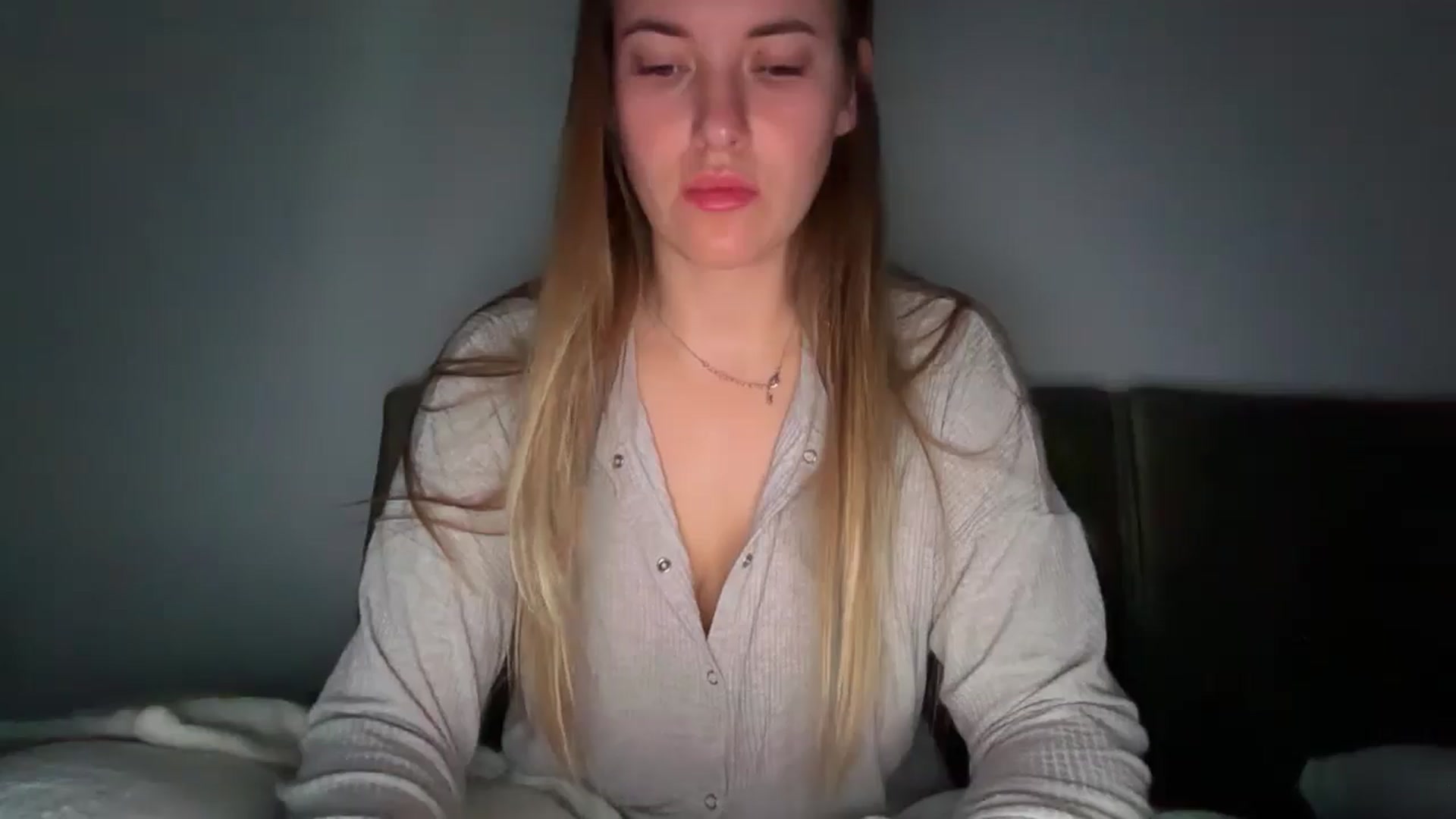 Gallery image thumbnail from SkySunFlower's myfreecams stream on, 03/19/2025, 09:47 image 8 of 20